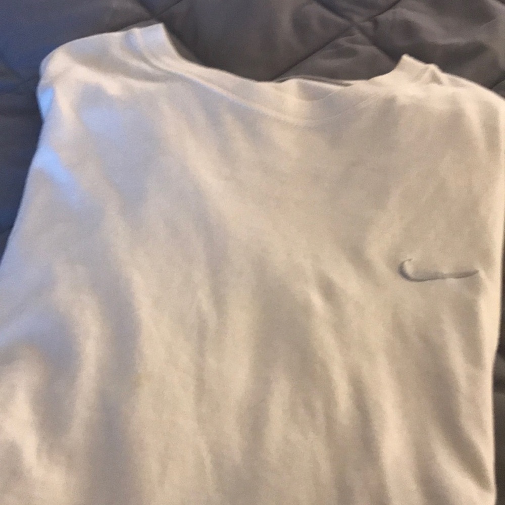 Tee shirt